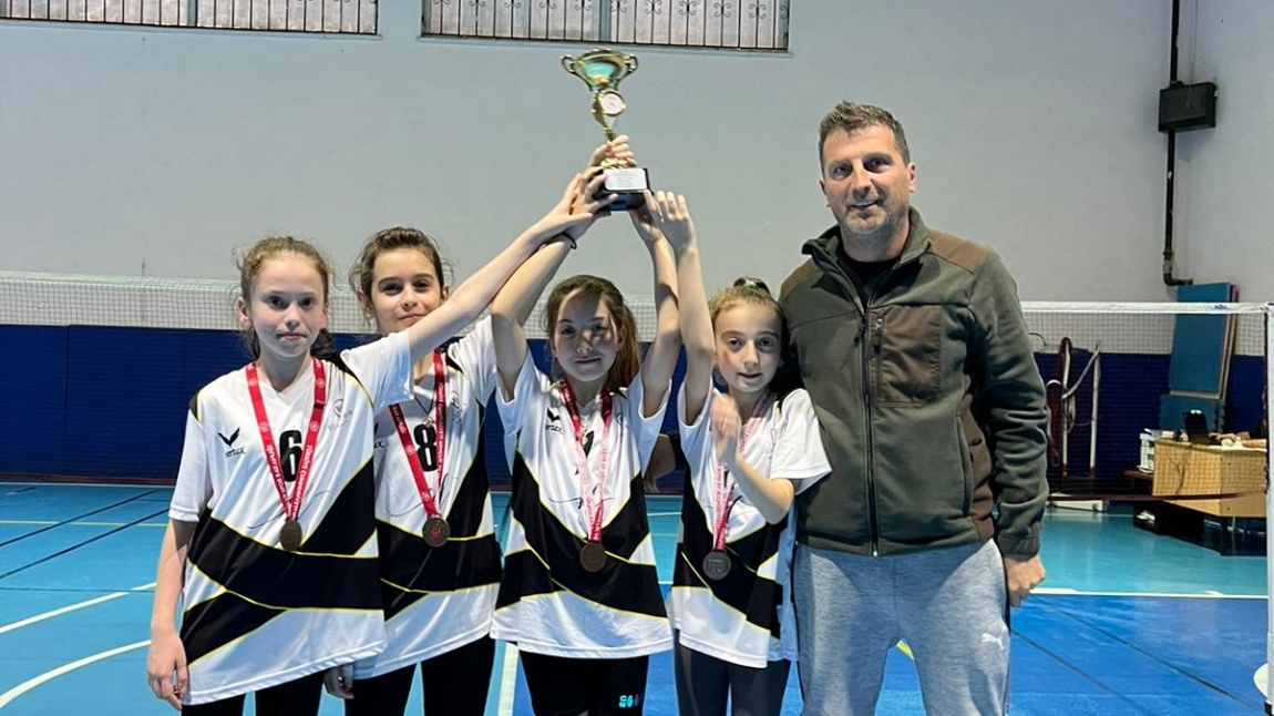 Küçük Kızlar Badminton il 4.sü Olan Kızlarımız Kutluyoruz